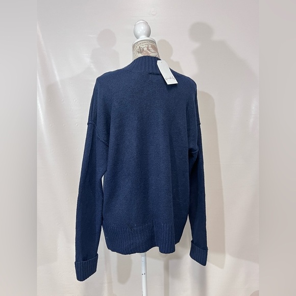 WONDERLY Navy blue oversized‎ V neck sweater size L. - Picture 5 of 12